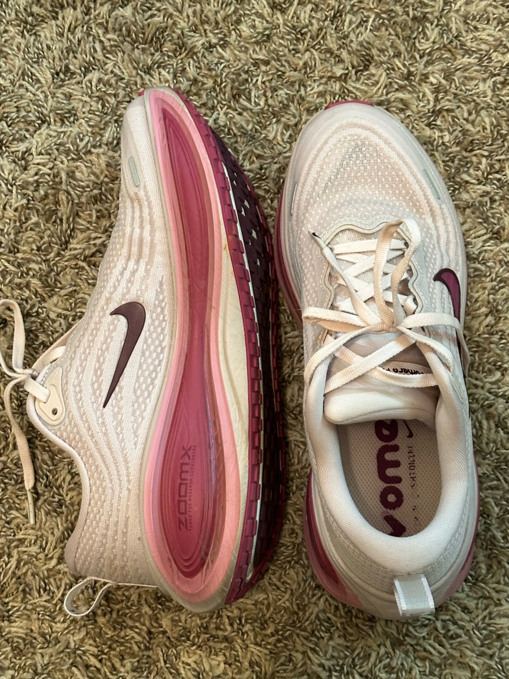 Nike Vomero Plus Silt Red/Sweet Beet Bordeaux